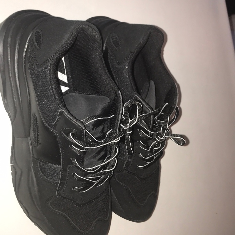 Black Zara sneakers. Size 8 . New with no tags .
